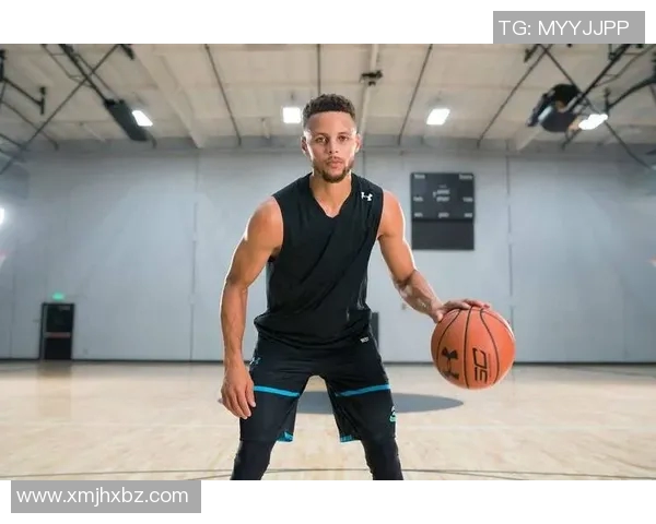 😉梦开始的地方！库里回到戴维森学院引全场欢呼 上脚AJ6胭脂